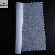 Netkani ljepljivi međusklop